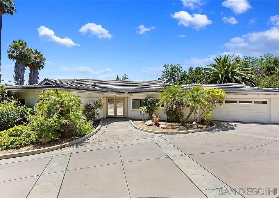 1st image of 2721 Royal Crest Dr
