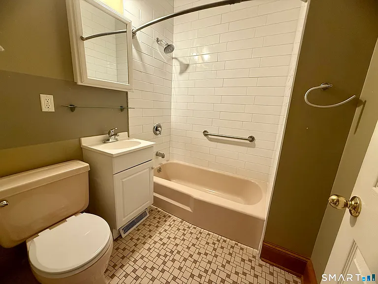 112 Belden St #1W — Photo 8