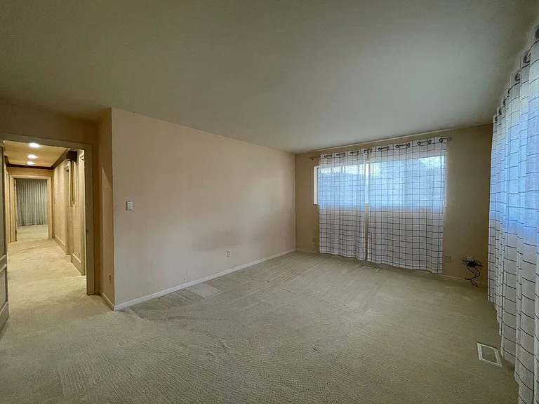 1124 Birch Ln — Photo 22
