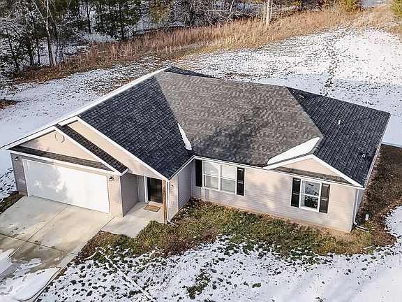 3rd image of 180 Coon Creek Farms Drive