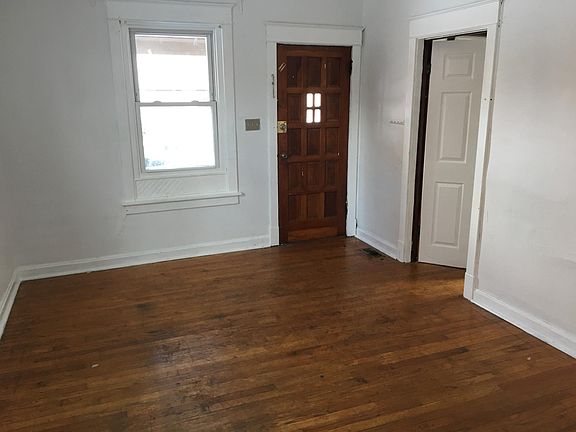 3rd image of 4310 Bell St