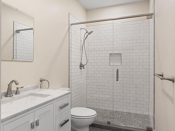 4th image of 10 Chestnut St #5