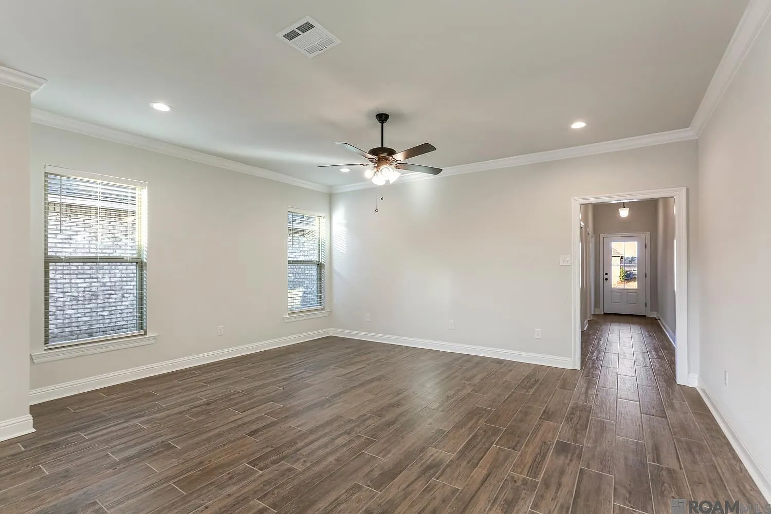4 bed, 1833 sqft, $2,600 — Photo 2