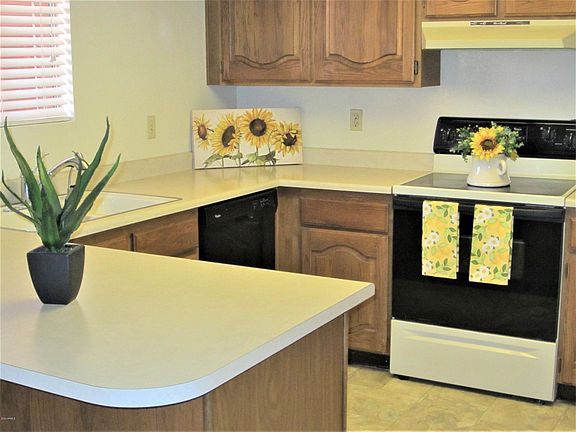 3rd image of 12212 N Paradise Village Pkwy S APT 215
