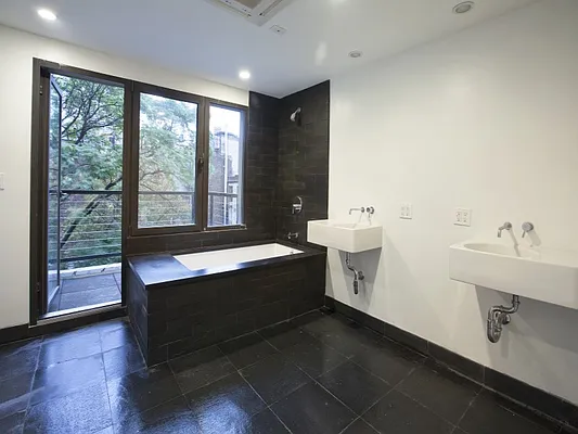 Sold by Sotheby's International Realty | media 19