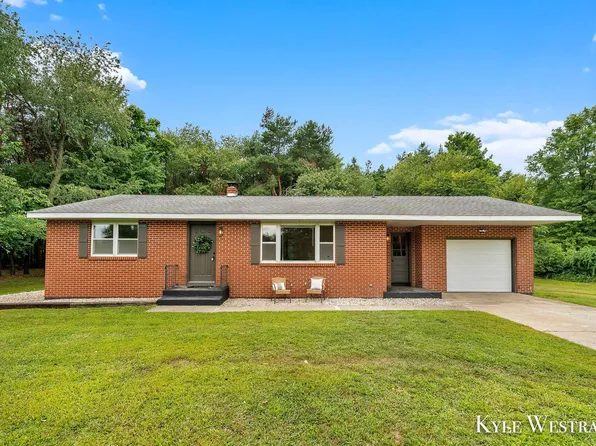 8389 88th Ave, Zeeland, MI 49464