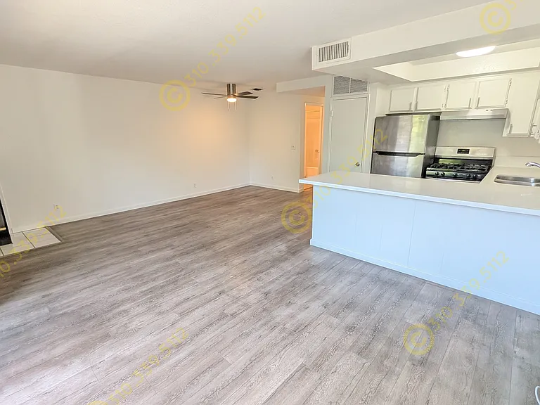 10758 Lawler St #3 — Photo 26