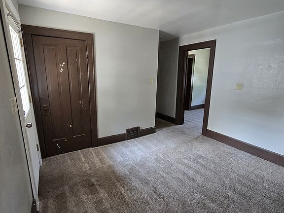 2nd image of 233 Maple St #2