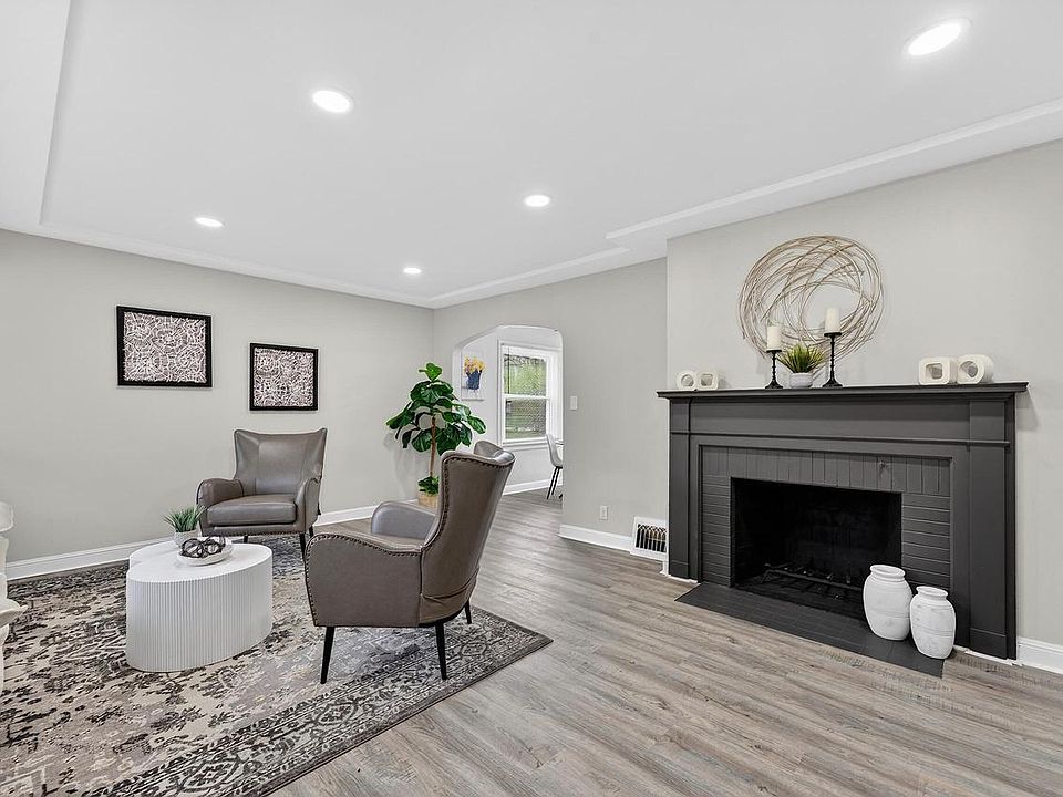 1st image of 305 Leanore LANE