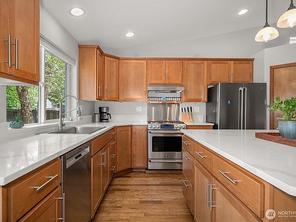 5th image of 3812 W Jay St