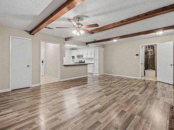 4th image of 1917 Coupland Dr
