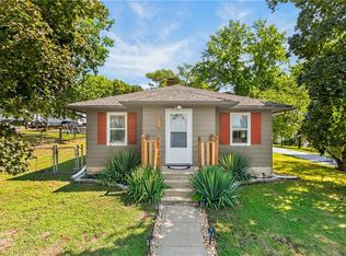 105 S July St, Dearborn, MO 64439
