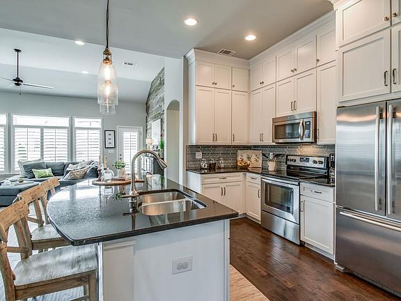 5th image of 2408 Tapestry Ct