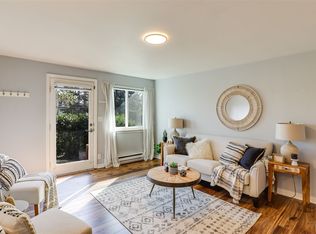4111 Whitman Ave N APT 204, Seattle, WA