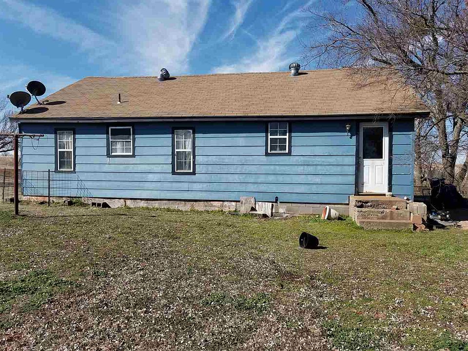 2nd image of 10150 NE 165th St