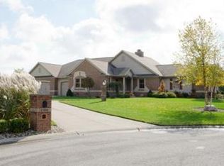 61698 Greentree Dr, South Bend, IN 46614