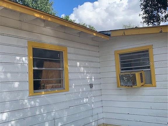 4th image of 909 Pine Ave