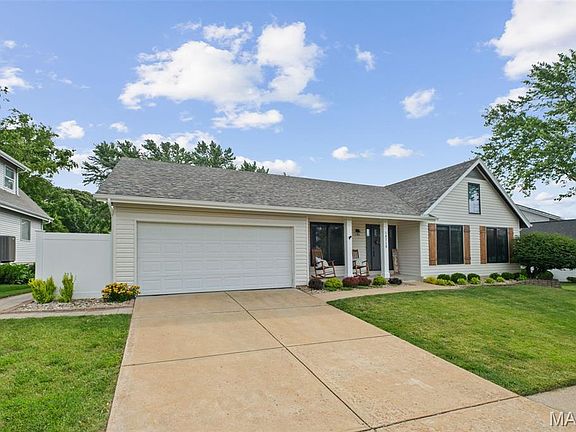 3rd image of 16715 Westglen Farms Dr