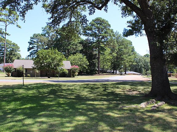 2nd image of 707 Browning Dr