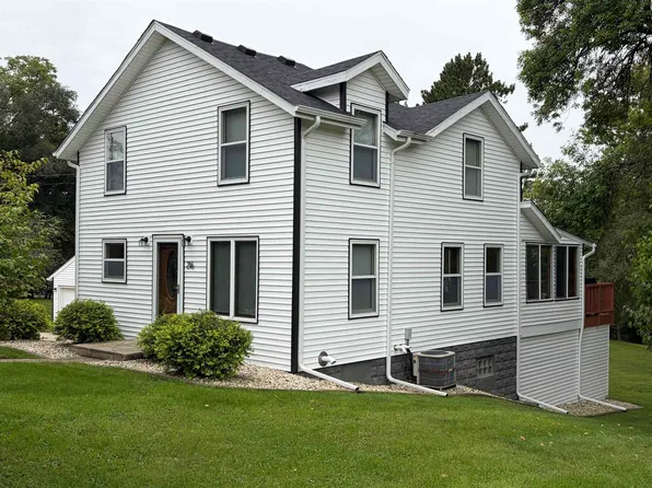 216 York Rd, Edgerton, WI 53534