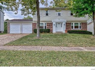 12757 Castlebar Dr, Saint Louis, MO 63146