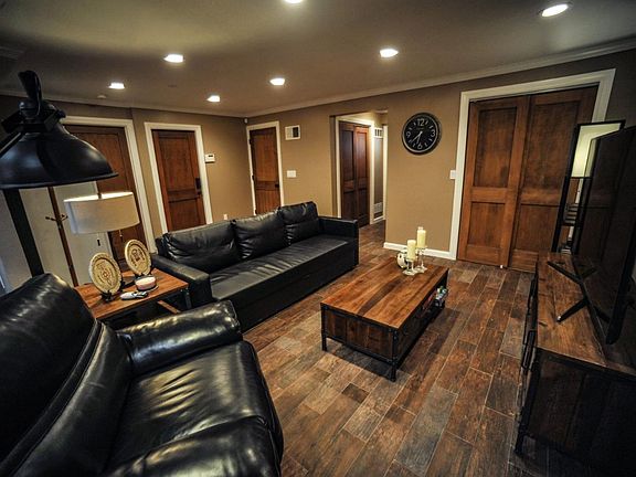 3rd image of 131 Del Norte Dr
