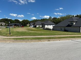 702 S Hickory Dr, Springfield, MO 65809