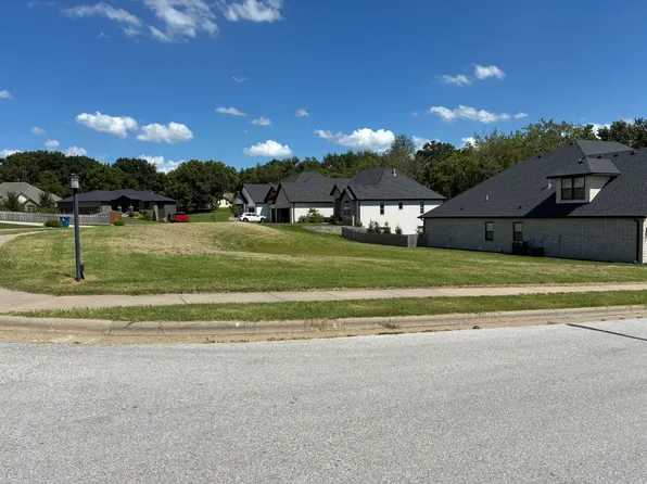 702 S Hickory Drive, Springfield, MO 65809