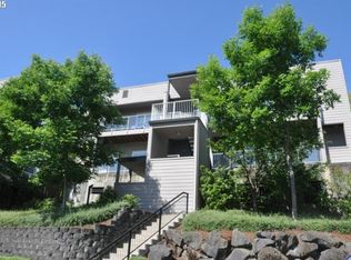 622 S Nevada St APT B, Portland, OR 97219