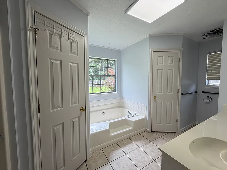 204 Rock Ridge Cir — Photo 7