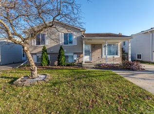 34354 Crosley St, Clinton Township, MI