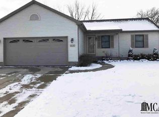 943 Eagle Ridge Trl, Temperance, MI 48182