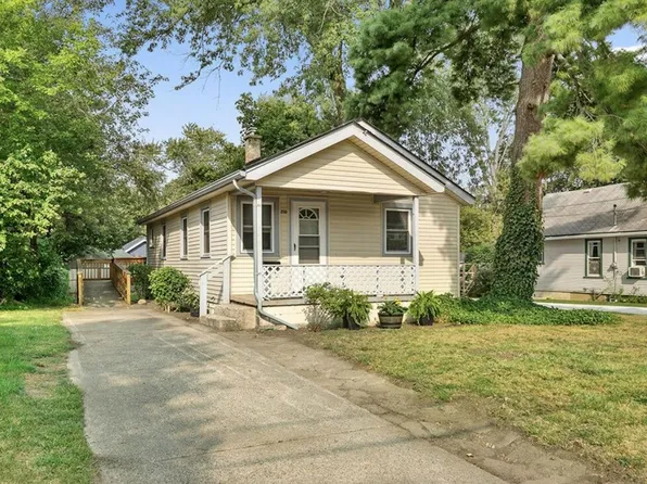 2115 Oakwood Ave NE, Grand Rapids, MI 49505