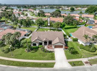 6627 Lake Island Dr, Lake Worth, FL 33467
