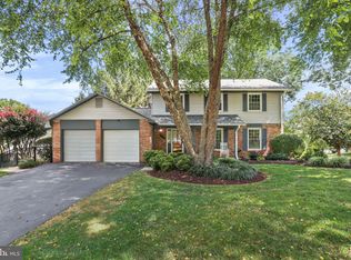 1752 Glastonberry Rd, Rockville, MD 20854