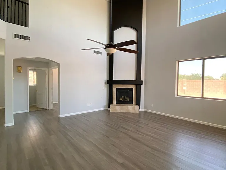 8402 S 48th Ln — Photo 12