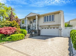 100 Mark Lane, Atlantic Beach, NY