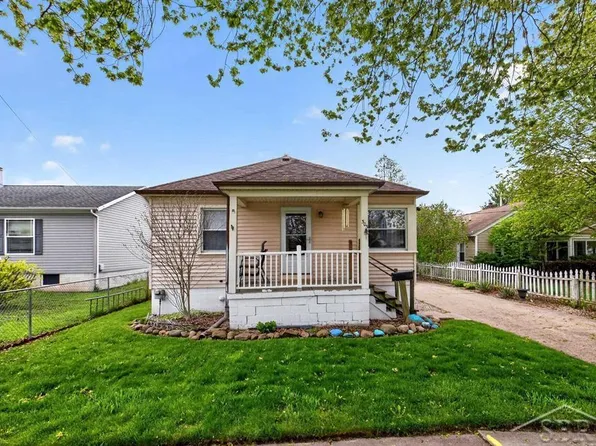 303 Marshall St, Essexville, MI 48732