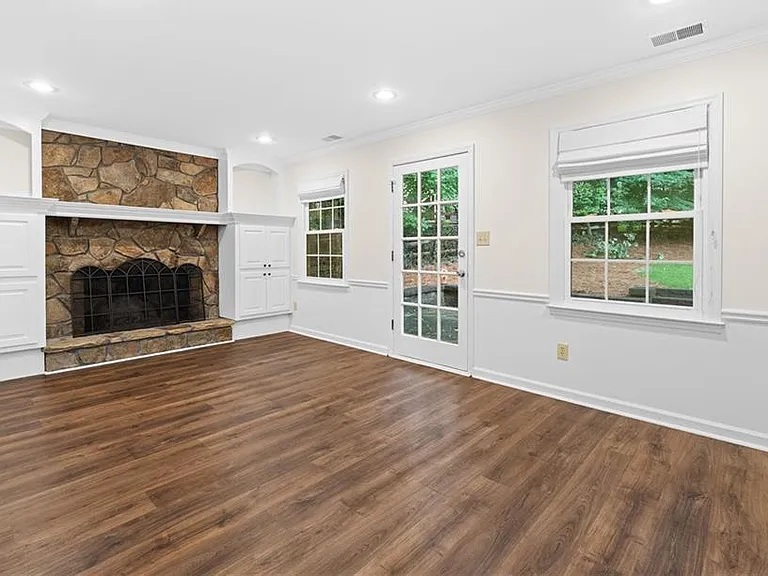 4496 Windsor Oaks Dr — Photo 14