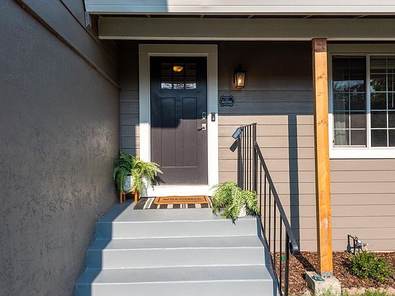 2nd image of 1517 Pomeroy Place