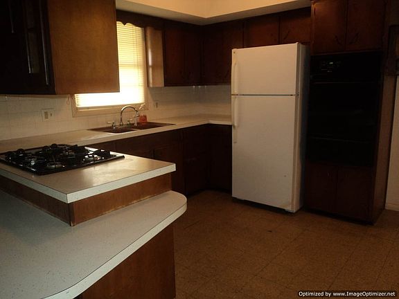 4th image of 56707 Spruce Ln