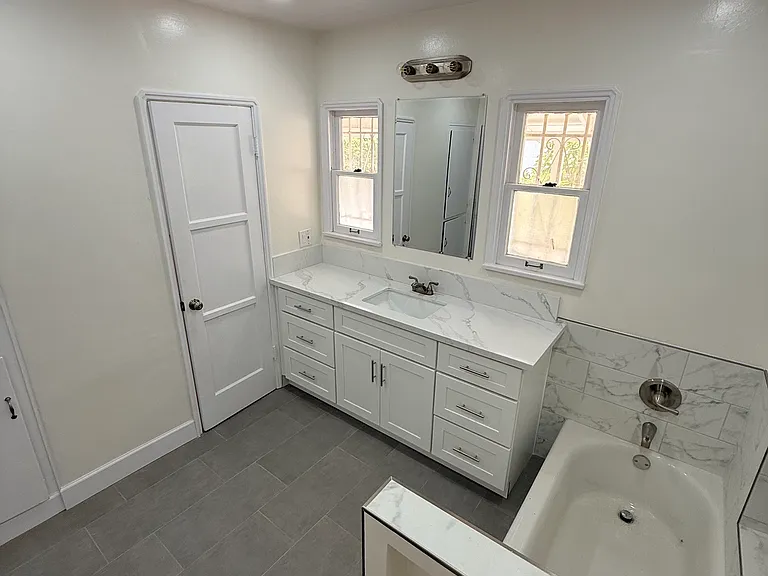 1911 S Corning St — Photo 12