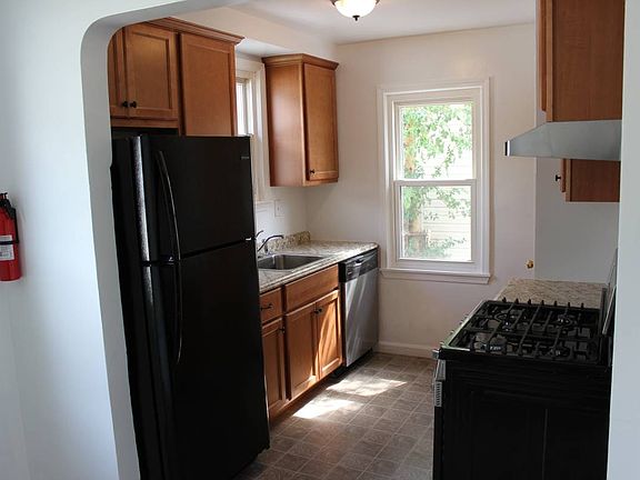 4th image of 17553 Brinson St