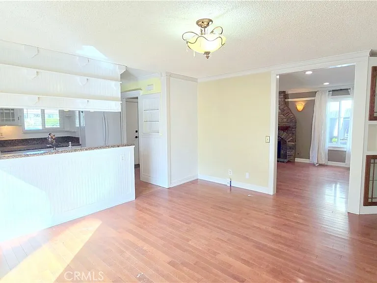 1368 N Balboa Ave — Photo 8