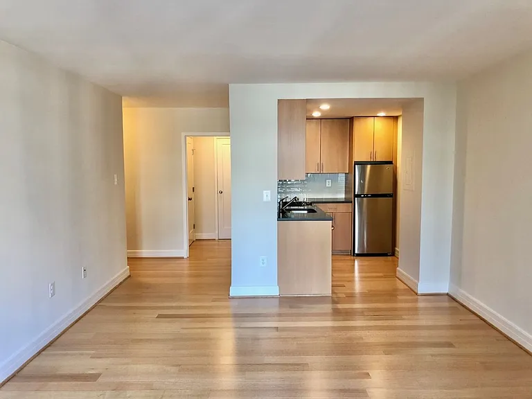 1255 New Hampshire Ave NW — Photo 144