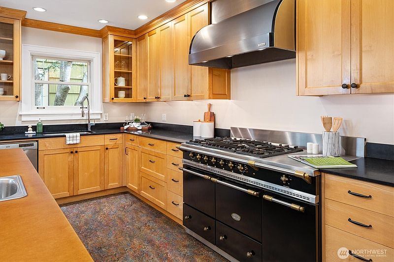 4th image of 3234 NW 69th Street