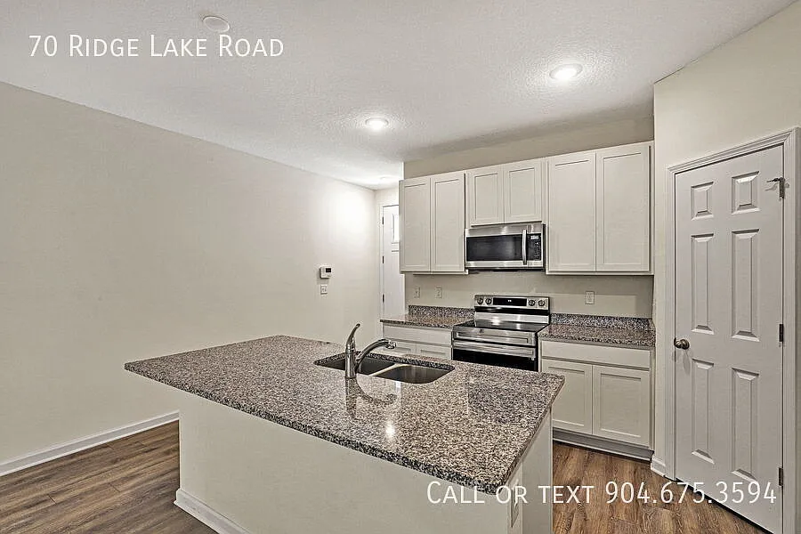 Stunning 3 Bedroom Townhome in Desirable Park Ridge St. Augustine Living at Its Best! — Photo 4