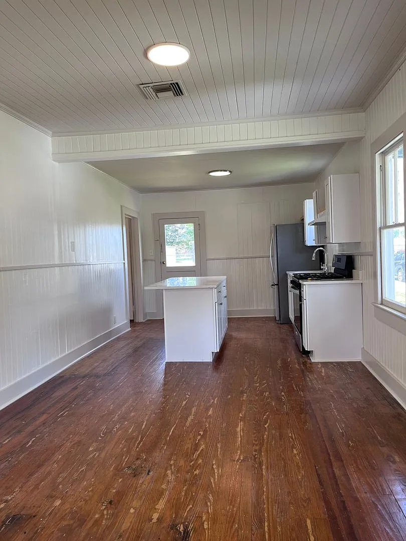 Modernized 3-Bedroom Home in the Saint Streets | Minutes from UL Campus — Photo 2