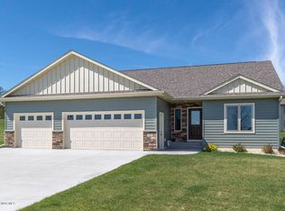 20 Highland Ct, Lake City, MN 55041