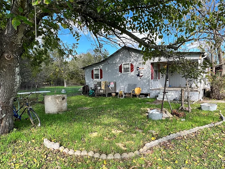 1621 FM 431 — Photo 18